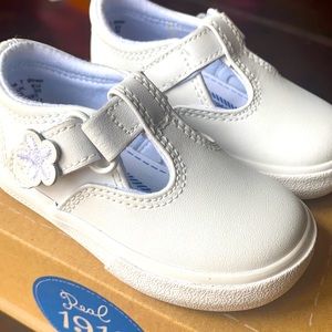 White Daphne TStrap Keds Brand New 4